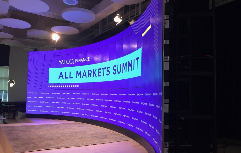 Yahoo Finance All Markets Summit 2018 in New York. Curved 4K LED screen, 2.6mm LED panels, Analog Way Ascender 16 4K, Sony studio camera package
